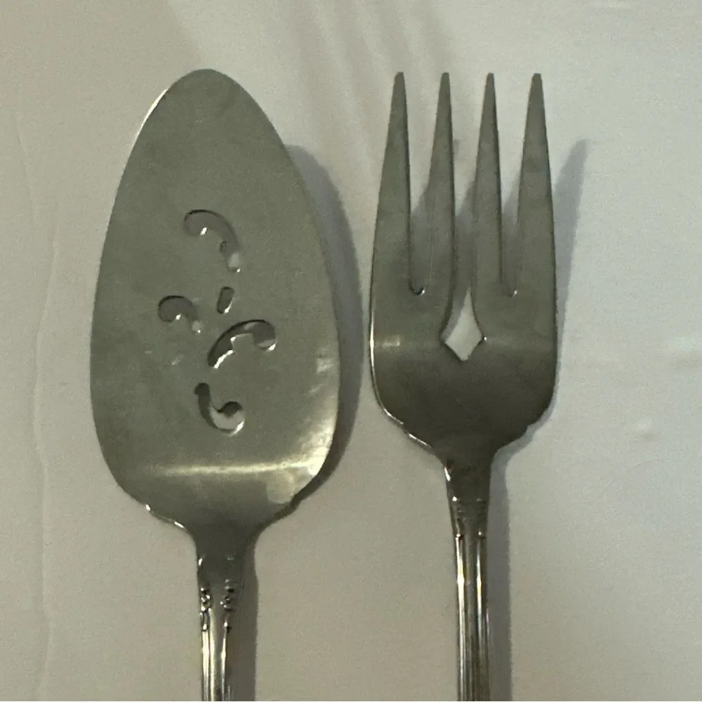 Oneida‎ MANSION HALL Deluxe Stainless Flatware Slotted Pie & Serving Fork 8 3/8